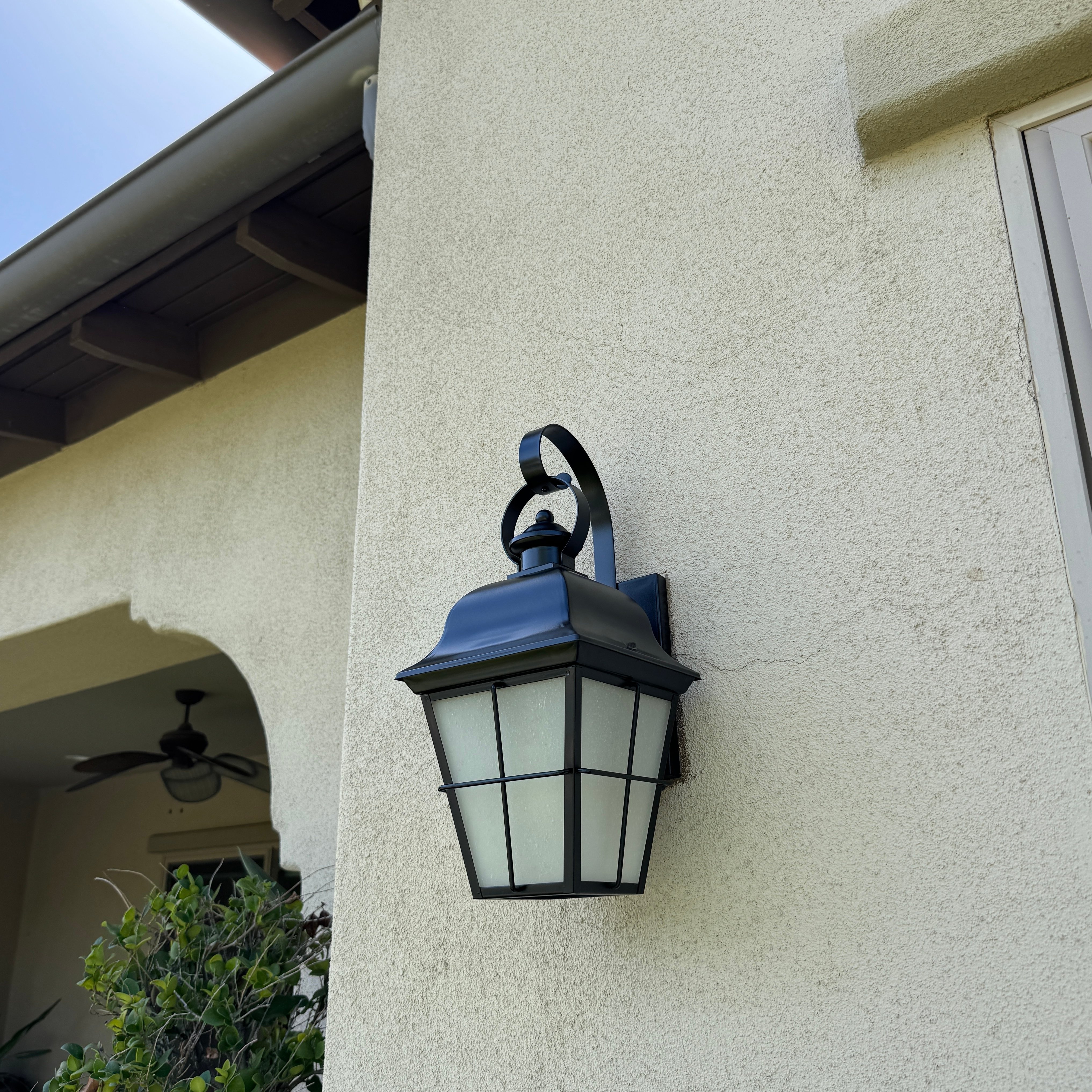 refinished_coach_light